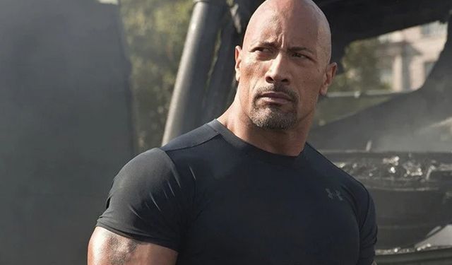 'The Rock' tuvalet yerine şişe tercih ediyor!