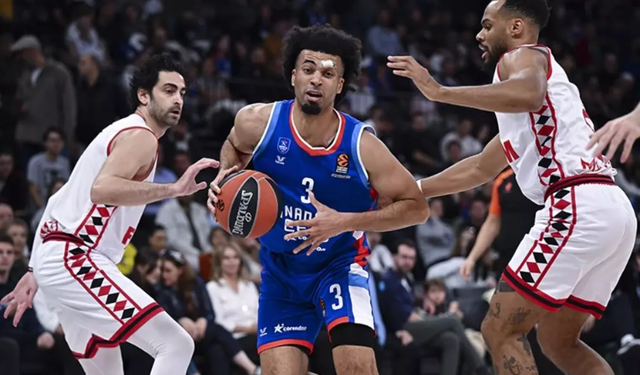 Euroleague'de, Anadolu Efes son çeyrekte yıkıldı