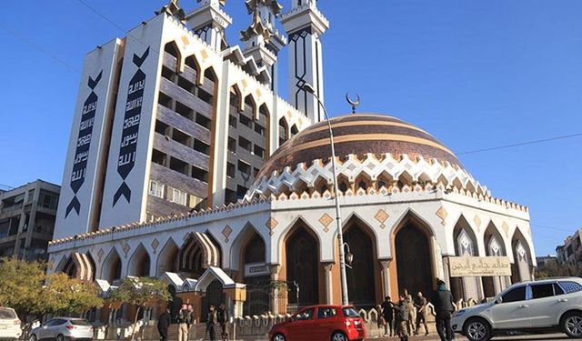 Esed rejimi karşıtı silahlı gruplar Halep ve İdlib'in ardından Hama'ya yöneldi