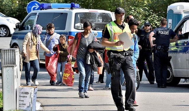 Göçmenler sınır dışı edilecek: Anlaşıldı