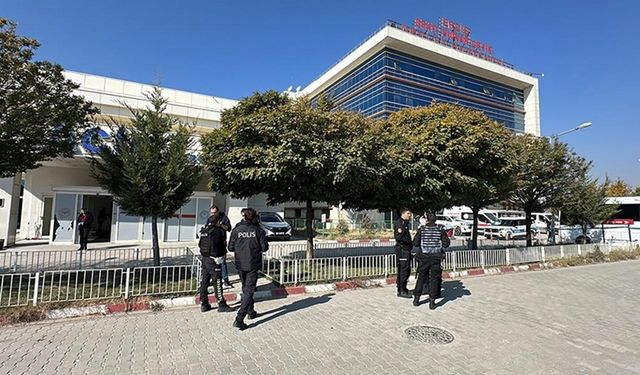 Van'da hastanede silahlı saldırı sonucu biri sağlık çalışanı 2 kişi hayatını kaybetti