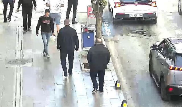 Dikkat! Yere izmarit ve çöp atanlara ceza