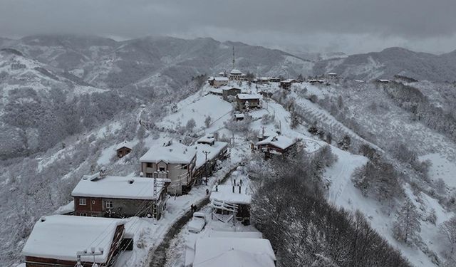 Samsun'un yüksek kesimleri beyaza büründü