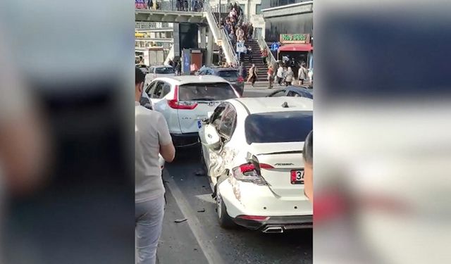 Esenyurt'taki zincirleme kazada 4 araç hasar gördü