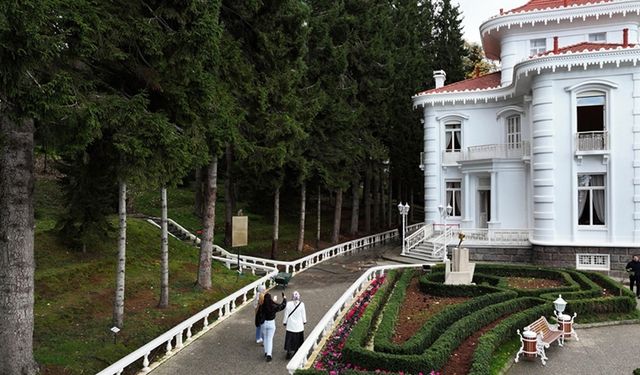 Trabzon'da Atatürk Köşkü'nde ziyaretçi yoğunluğu yaşanıyor