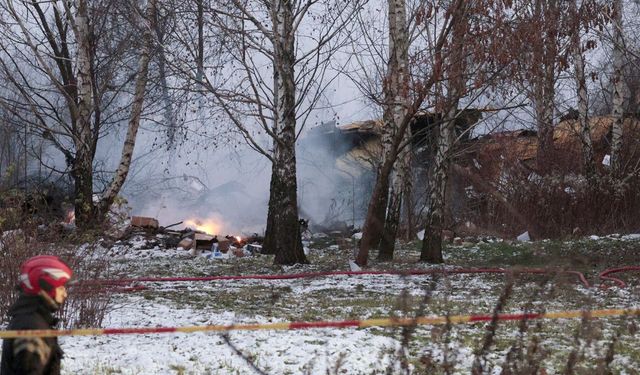 Binaya uçak düştü! Litvanya'nın başkenti Vilnius'ta kargo uçağının düşmesi sonucu 1 kişi öldü, 4 kişi yaralandı