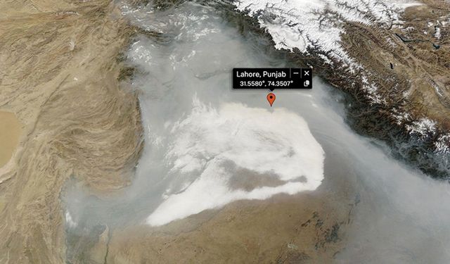 Pakistan'da "tehlikeli" seviyedeki hava kirliliği uzaydan görünebilir hale geldi