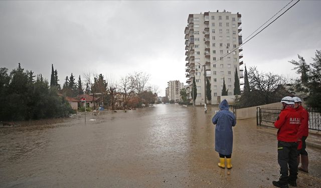 Antalya'nın 6 ilçesinde taşımalı eğitime bir gün ara verildi