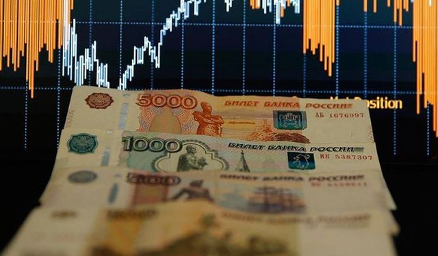 Rusya'da federal bütçe 220 milyar ruble açık verdi