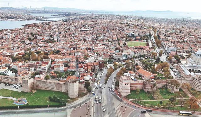 İstanbul’un her yanı gizemli tarih romanı