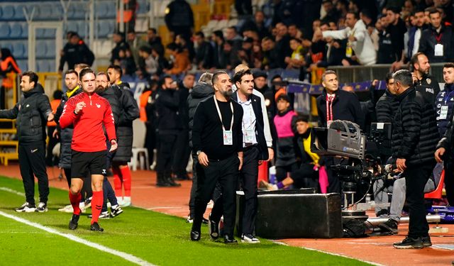 Eyüpspor - Fenerbahçe maçında Arda Turan'a kırmızı kart!