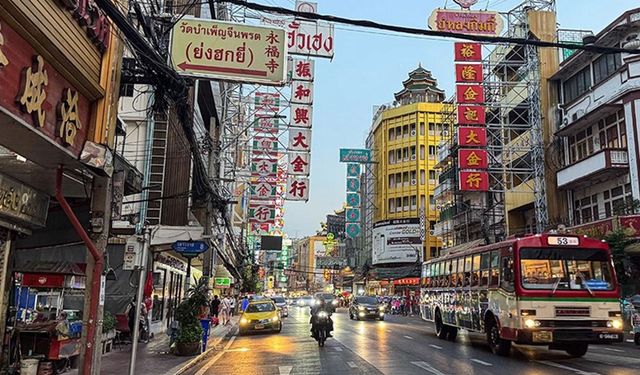 Bangkok sokaklarının lezzet tezgahları hayatın ritmini tutuyor