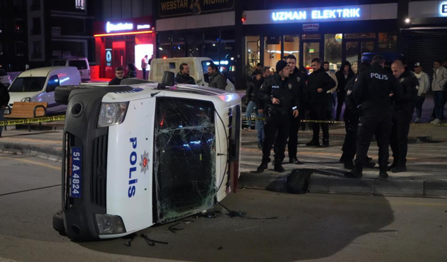 Niğde’de polis arabası ile otomobil birbirine girdi!