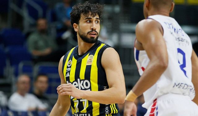 Fenerbahçe'de ayrılıklar peş peşe; Erten Gazi İtalya'ya transfer oldu