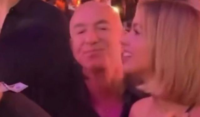 Jeff Bezos'un gözü nişanlısında, eli arkadaşında!