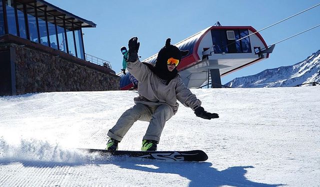 Erciyes Kayak Merkezi, hafta sonu 32 bini aşkın ziyaretçi ağırladı