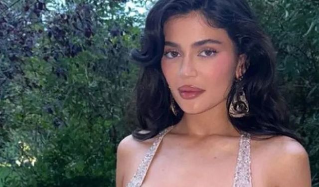 Kylie Jenner parlak çantalara döndü: Işıldıyor