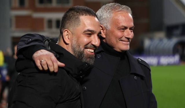 Jose Mourinho ameliyat olmak için İstanbul'dan ayrıldı