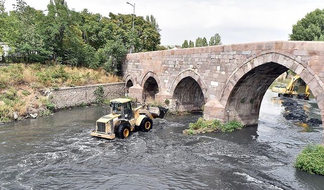 Başkentin atık su ve yağmur suyu hatları kazı yapılmadan onarılacak