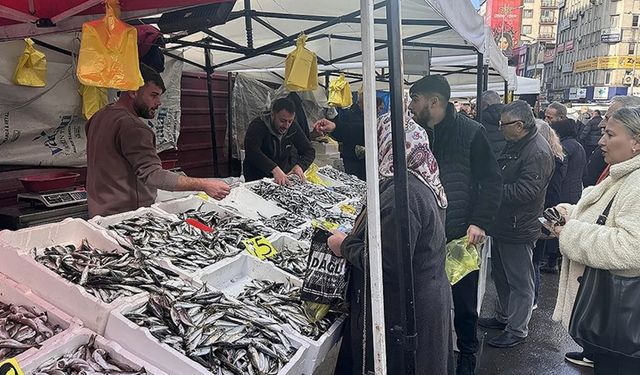 Zonguldak'ta balık tezgahlarında bolluk yaşanıyor