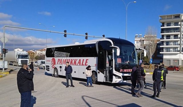 Afyonkarahisar'da otobüsün çarptığı yaya hayata tutunamadı