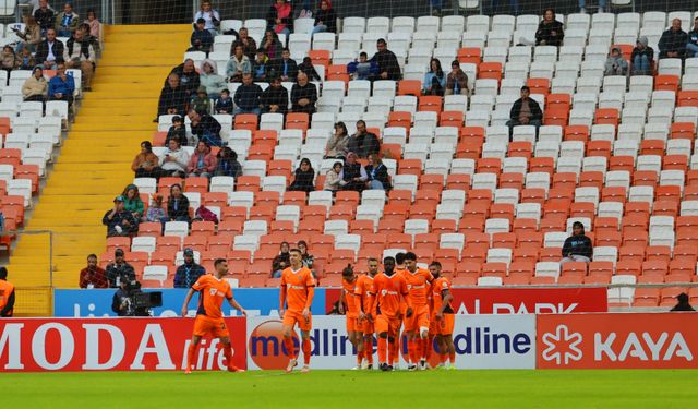 Adana Demirspor, Başakşehir'e boyun eğdi!