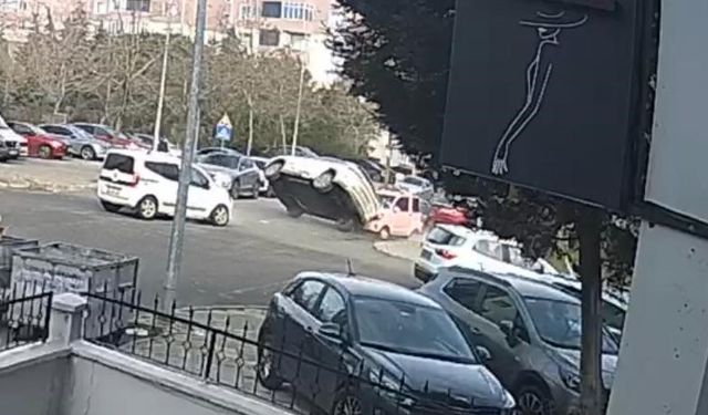 Tekirdağ'da elektrikli otomobil takla attı!