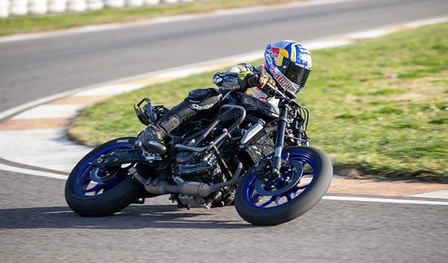 Bahattin Sofuoğlu, ilk kez yarışacağı Dünya Superbike Şampiyonası'nda sürpriz peşinde