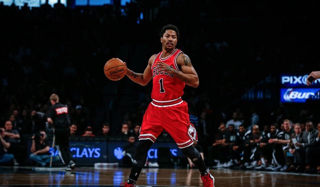 Chicago Bulls, gelecek sezon Derrick Rose'un formasını emekli edecek