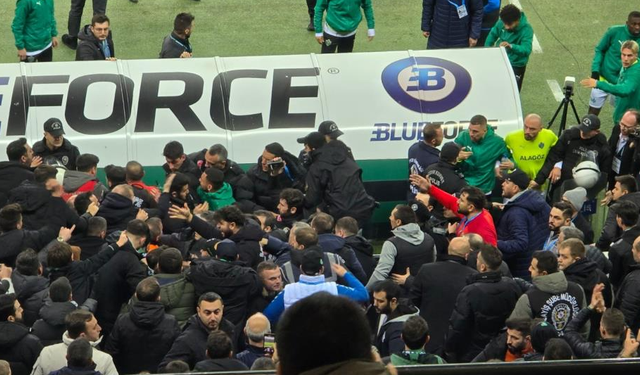 Kocaelispor ile Iğdır taraftarı birbirine girdi!