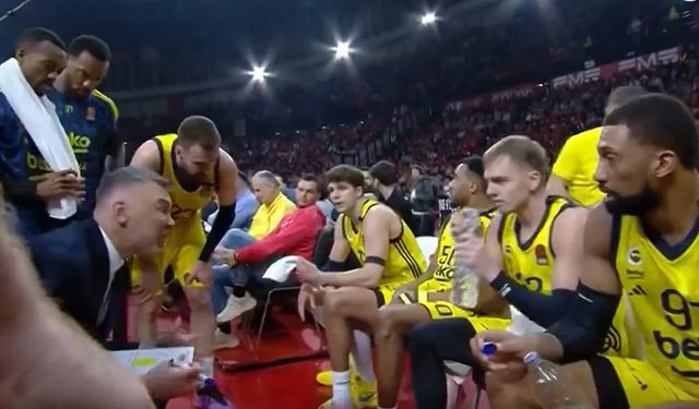 Jasikevicius, Fenerbahçe Beko oyuncularını 'Galatasaray' ile azarladı