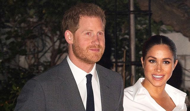 Meghan Markle topuklu ayakkabı giyen bir şeytan!