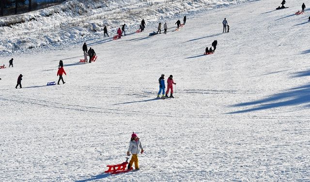 Kayakçılar Palandöken ve Sarıkamış'a hücum etti