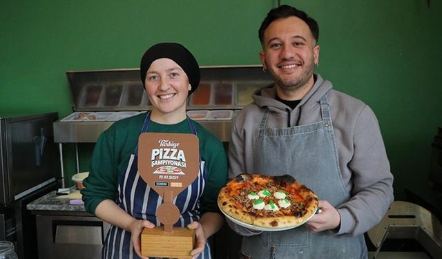 Çanakkale'nin yöresel lezzetleriyle hazırlanan pizza Avrupa'da altın madalya peşinde