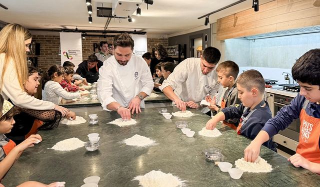 Kanser tedavisi gören çocuklar atölyede ünlü şeflerle "pizza" yaptı