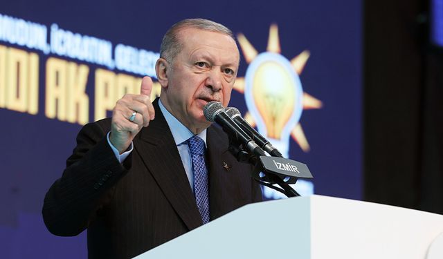 SON DAKİKA | Cumhurbaşkanı Erdoğan, İzmir'de CHP'ye saydırdı: Perişan halde!