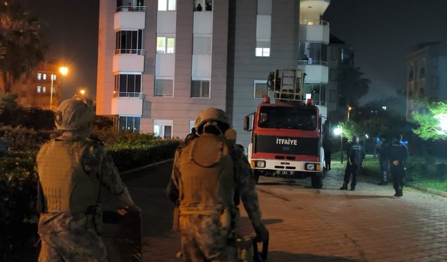 Anne-babasını odaya kilitledi, ortalığı birbirine kattı!