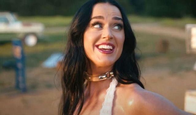 Katy Perry tepkiler sonrası sahnede ağladı!