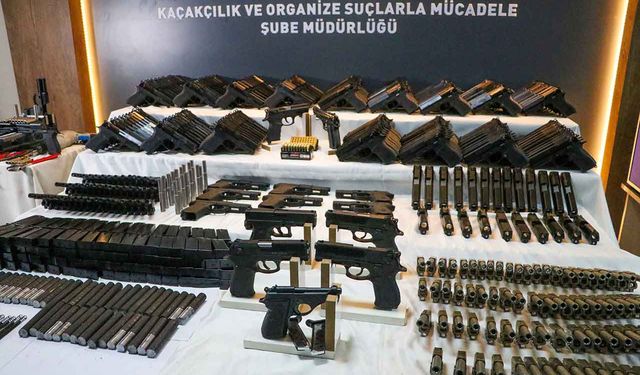 Oyuncakçıda korkutan manzara! Mühimmat deposu çıktı