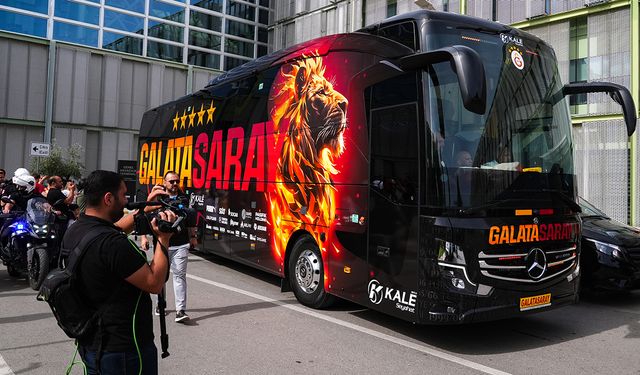 Galatasaray takım otobüsüne saldırı