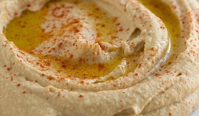 Humus Yaparken Dağılmıyor, Kıvamı Şaşmıyor! İşte Ev Yapımı Mükemmel Humusun Sırrı