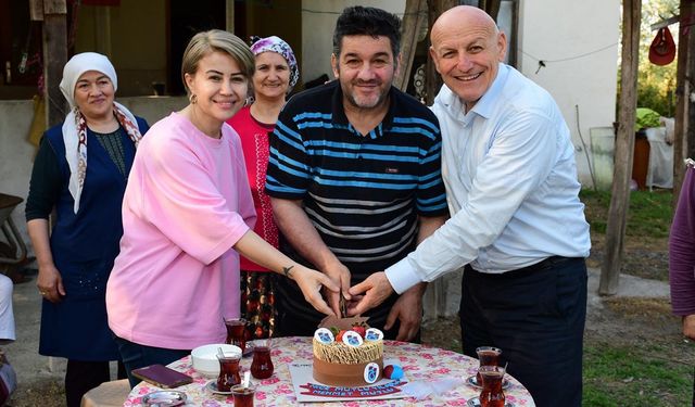 52 yaşında ilk kez doğum günü kutladı
