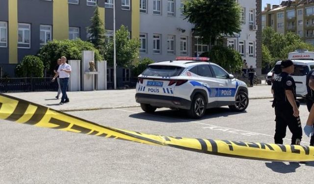 Ortaokulda silahlı saldırı! 1 öğretmen hayatını kaybetti