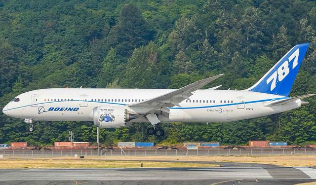 Uçak düştü, hisseler çakıldı: Boeing'in başı dertte