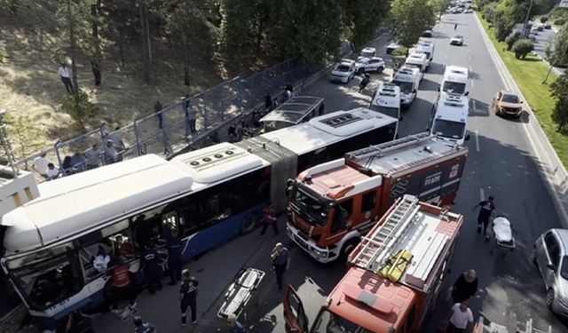 Ankara'da belediye otobüsü kaza yaptı! Çok sayıda yaralı var