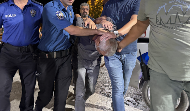 Baba ve 11 yaşındaki oğlunu öldüren zanlı mısır tarlasında yakalandı