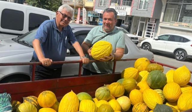 Kuruçay kavunu tezgahlarda
