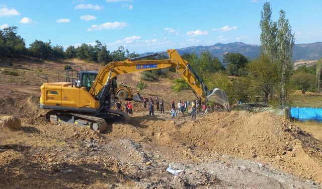 Manisa'da göçük altında kalan 2 kişi hayatını kaybetti