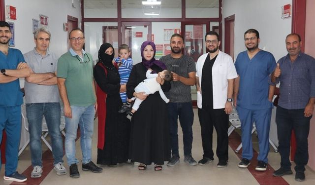Diyarbakır'da iki bebek biyonik kulak ameliyatıyla ilk kez duymaya başladı