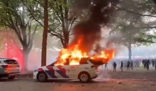 Hollanda karıştı: Sığınmacı karşıtı protesto çatışmalara dönüştü